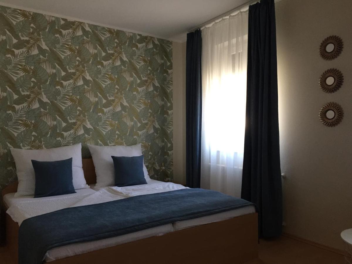 Bed and Breakfast Kikerics Vendeghaz Виллань Экстерьер фото