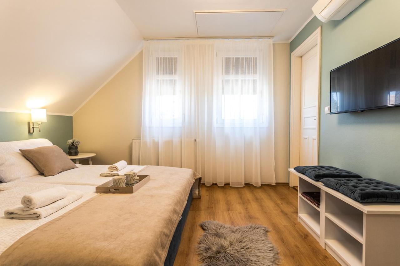 Bed and Breakfast Kikerics Vendeghaz Виллань Экстерьер фото